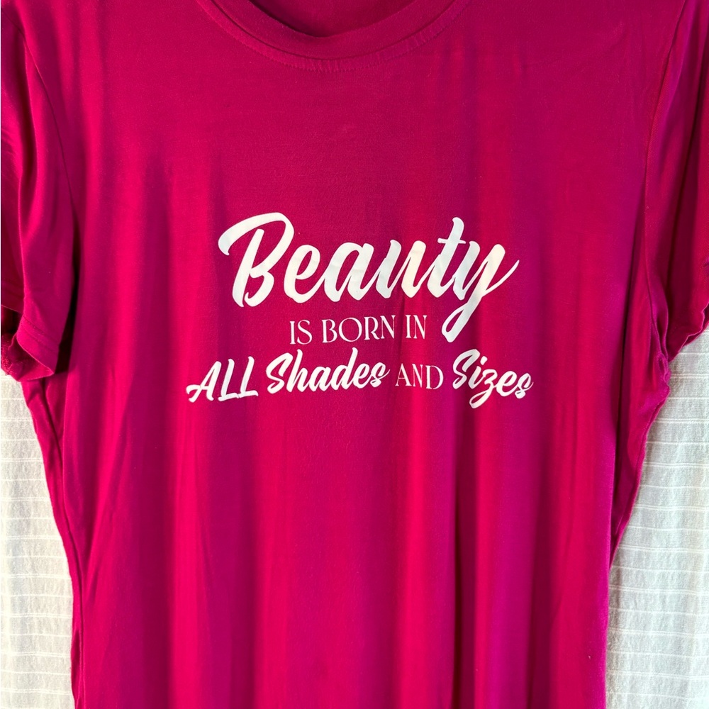 Set of 4 sassy Jones tees. Size Small!!!